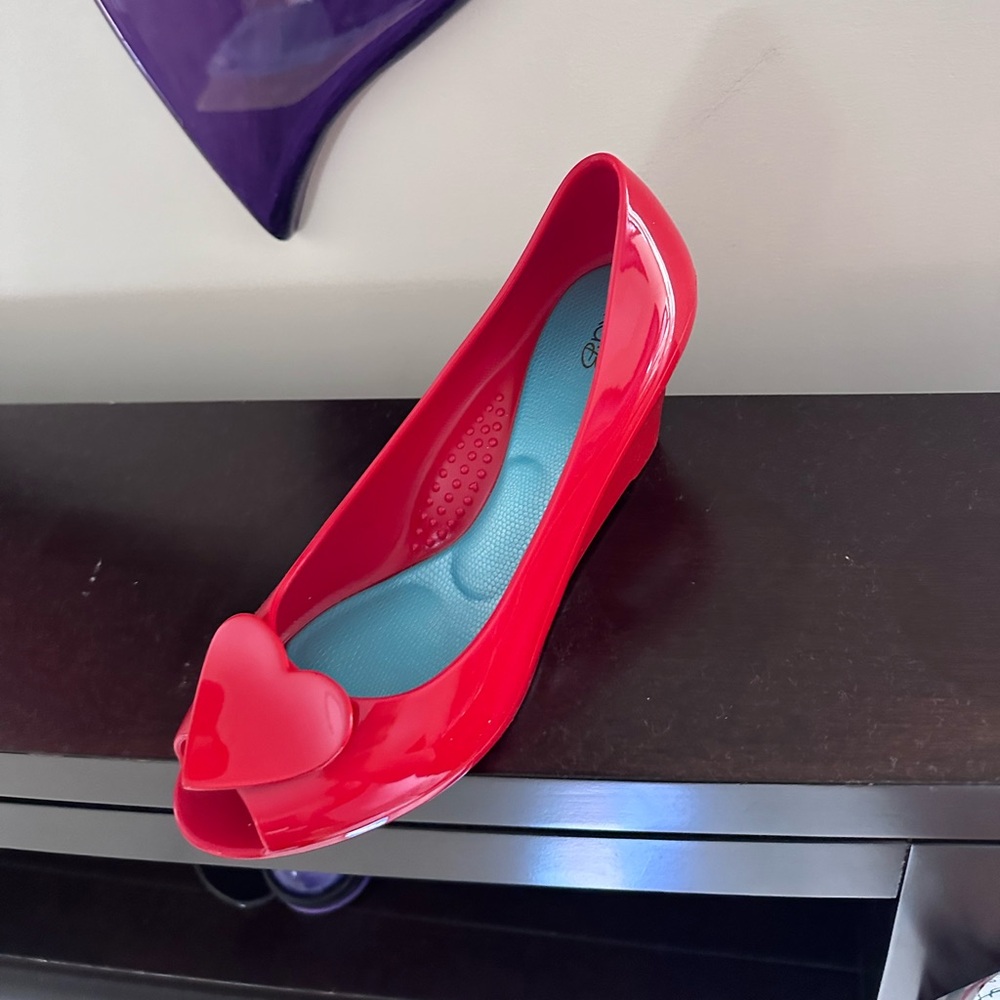 Beautiful shoes for sckinny feet size 8.5-9